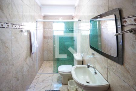 Casa para alugar com 300m², 3 quartos e 6 vagas Casa para alugar com 300m², 3 quartos e 6 vagasBanheiro da Suite