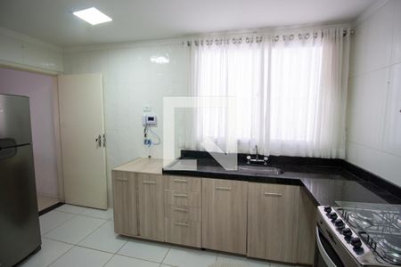 Casa à venda com 331m², 2 quartos e 2 vagasCozinha