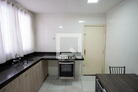 Casa à venda com 331m², 2 quartos e 2 vagasCozinha