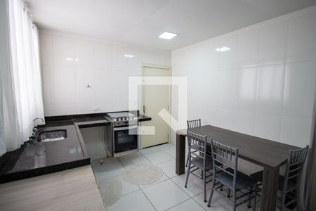 Casa à venda com 331m², 2 quartos e 2 vagasCozinha