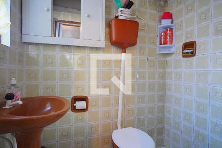 Banheiro de casa à venda com 2 quartos, 160m² em Vila Ipiranga, Porto Alegre