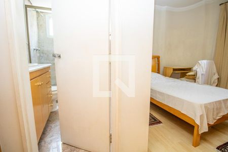 Suite- vista quarto e banheiro  de apartamento para alugar com 3 quartos, 108m² em Vila Uberabinha, São Paulo