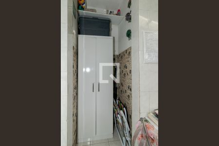 Apartamento à venda com 74m², 2 quartos e sem vaga Apartamento à venda com 74m², 2 quartos e sem vagaLavabo