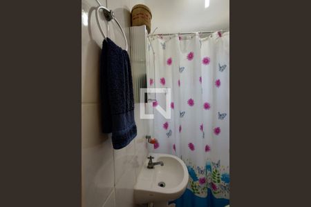 Casa de condomínio à venda com 346m², 3 quartos e 2 vagas Casa de condomínio à venda com 346m², 3 quartos e 2 vagasBanheiro de serviço