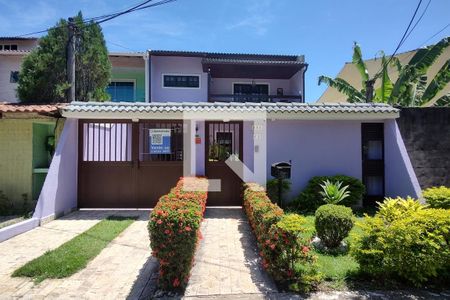 Casa de condomínio à venda com 346m², 3 quartos e 2 vagas Casa de condomínio à venda com 346m², 3 quartos e 2 vagasFachada