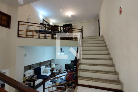 Casa de condomínio à venda com 346m², 3 quartos e 2 vagas Casa de condomínio à venda com 346m², 3 quartos e 2 vagasSala