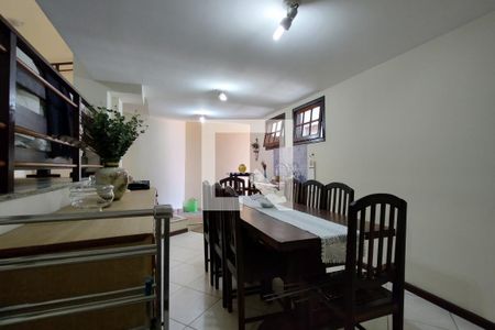 Casa de condomínio à venda com 346m², 3 quartos e 2 vagas Casa de condomínio à venda com 346m², 3 quartos e 2 vagasCopa