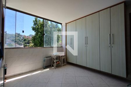 Casa de condomínio à venda com 346m², 3 quartos e 2 vagas Casa de condomínio à venda com 346m², 3 quartos e 2 vagasCopa