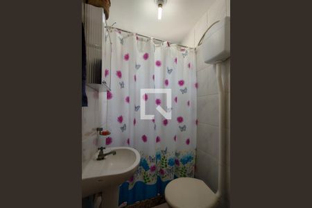 Casa de condomínio à venda com 346m², 3 quartos e 2 vagas Casa de condomínio à venda com 346m², 3 quartos e 2 vagasBanheiro de serviço