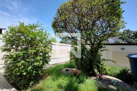 Casa de condomínio à venda com 346m², 3 quartos e 2 vagas Casa de condomínio à venda com 346m², 3 quartos e 2 vagasQuintal