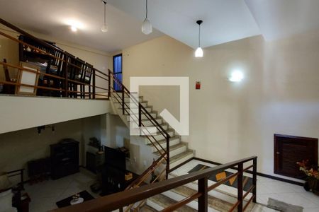 Casa de condomínio à venda com 346m², 3 quartos e 2 vagas Casa de condomínio à venda com 346m², 3 quartos e 2 vagasSalas