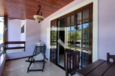 Casa de condomínio à venda com 346m², 3 quartos e 2 vagas Casa de condomínio à venda com 346m², 3 quartos e 2 vagasVaranda da Suíte 1