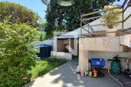 Casa de condomínio à venda com 346m², 3 quartos e 2 vagas Casa de condomínio à venda com 346m², 3 quartos e 2 vagasCanil