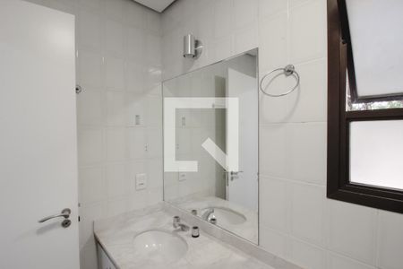 Apartamento à venda com 105m², 3 quartos e 2 vagas Apartamento à venda com 105m², 3 quartos e 2 vagasBanheiro da Suíte