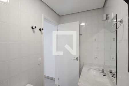 Apartamento à venda com 105m², 3 quartos e 2 vagas Apartamento à venda com 105m², 3 quartos e 2 vagasBanheiro da Suíte