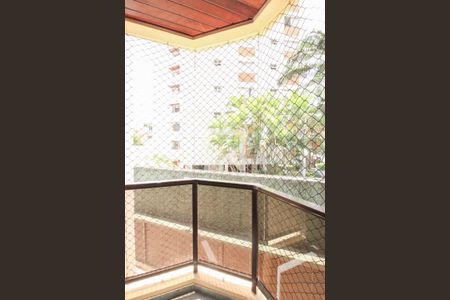 Apartamento à venda com 105m², 3 quartos e 2 vagas Apartamento à venda com 105m², 3 quartos e 2 vagasVaranda