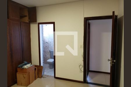 Casa à venda com 360m², 3 quartos e 2 vagas