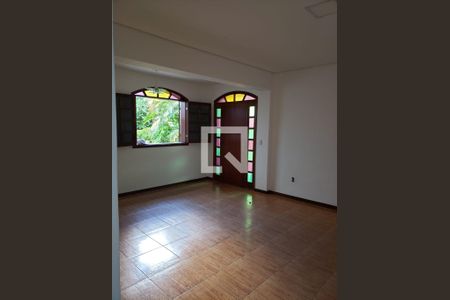 Casa à venda com 3 quartos, 360m² em Santa Mônica, Belo Horizonte
