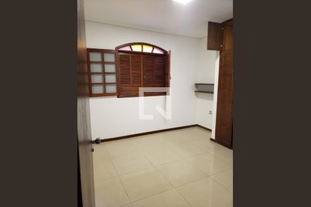 Casa à venda com 360m², 3 quartos e 2 vagas