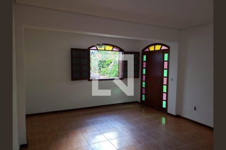 Casa à venda com 3 quartos, 360m² em Santa Mônica, Belo Horizonte