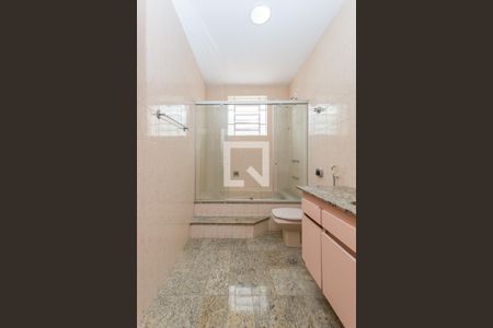 Casa para alugar com 240m², 3 quartos e 4 vagas Casa para alugar com 240m², 3 quartos e 4 vagasBanheiro Social