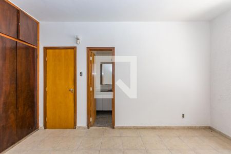 Casa para alugar com 240m², 3 quartos e 4 vagas Casa para alugar com 240m², 3 quartos e 4 vagasSuíte