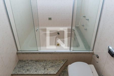 Casa para alugar com 240m², 3 quartos e 4 vagas Casa para alugar com 240m², 3 quartos e 4 vagasBanheiro Social