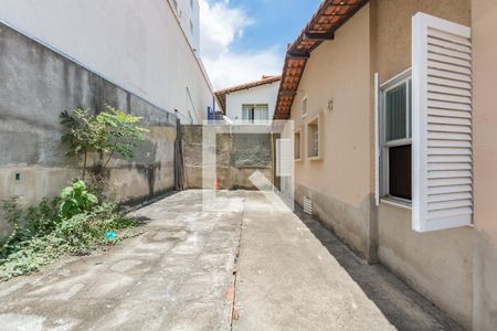 Casa para alugar com 240m², 3 quartos e 4 vagas Casa para alugar com 240m², 3 quartos e 4 vagasQuintal