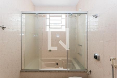 Casa para alugar com 240m², 3 quartos e 4 vagas Casa para alugar com 240m², 3 quartos e 4 vagasBanheiro Social