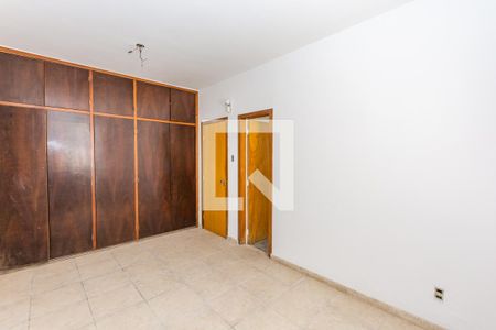 Casa para alugar com 240m², 3 quartos e 4 vagas Casa para alugar com 240m², 3 quartos e 4 vagasSuíte