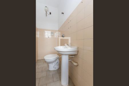 Casa para alugar com 240m², 3 quartos e 4 vagas Casa para alugar com 240m², 3 quartos e 4 vagasBanheiro de serviço