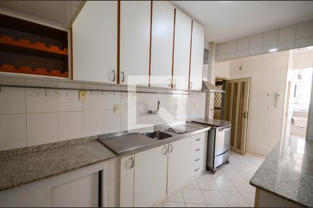 Apartamento à venda com 105m², 2 quartos e 1 vagaCozinha