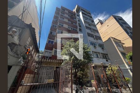 Apartamento à venda com 105m², 2 quartos e 1 vagaFachada