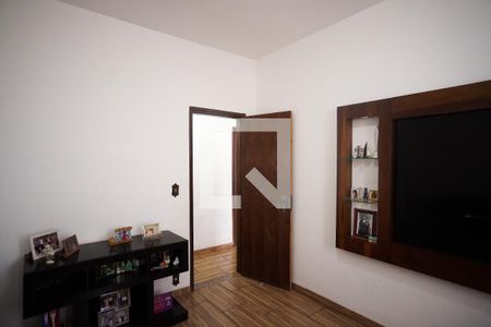 Sala 2 de casa para alugar com 4 quartos, 200m² em Céu Azul, Belo Horizonte