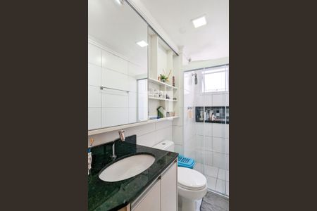 Apartamento à venda com 63m², 2 quartos e 2 vagasBanheiro da suíte