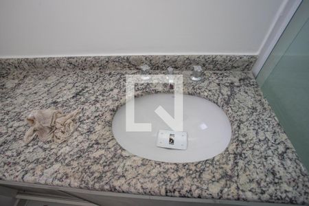 Apartamento à venda com 51m², 2 quartos e 1 vaga Apartamento à venda com 51m², 2 quartos e 1 vagaBanheiro da suíte