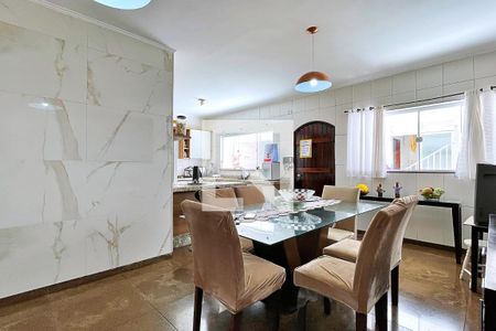 Casa à venda com 278m², 4 quartos e 7 vagasSala de Jantar