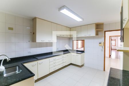 Casa à venda com 160m², 3 quartos e 4 vagas Casa à venda com 160m², 3 quartos e 4 vagasCozinha