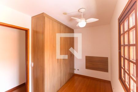 Casa à venda com 160m², 3 quartos e 4 vagas Casa à venda com 160m², 3 quartos e 4 vagasQuarto 2