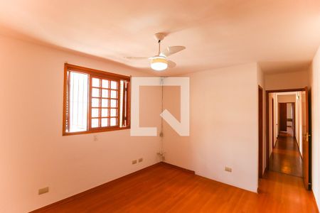 Casa à venda com 160m², 3 quartos e 4 vagas Casa à venda com 160m², 3 quartos e 4 vagasQuarto 3