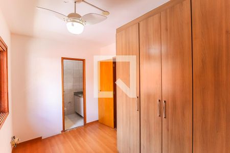 Casa à venda com 160m², 3 quartos e 4 vagas Casa à venda com 160m², 3 quartos e 4 vagasQuarto 2