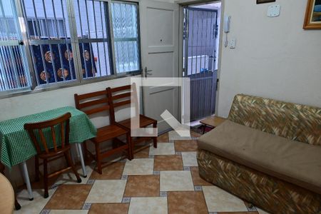 Sala de apartamento para alugar com 2 quartos, 60m² em Cidade Ocian, Praia Grande