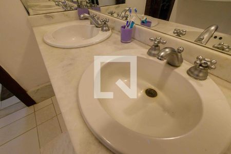 Casa de condomínio à venda com 1000m², 5 quartos e 5 vagasBanheiro Suíte 2