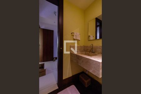 Casa de condomínio à venda com 1000m², 5 quartos e 5 vagasLavabo