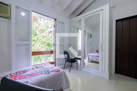 Casa de condomínio à venda com 1000m², 5 quartos e 5 vagasSuíte 3