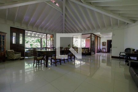 Sala de casa de condomínio para alugar com 5 quartos, 1000m² em Itanhangá, Rio de Janeiro