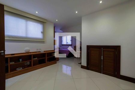 Casa de condomínio à venda com 1000m², 5 quartos e 5 vagasSuíte 4