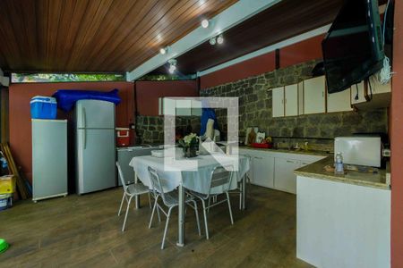 Casa de condomínio à venda com 1000m², 5 quartos e 5 vagasQuintal