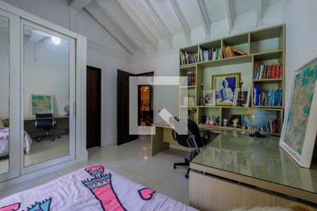 Casa de condomínio à venda com 1000m², 5 quartos e 5 vagasSuíte 3