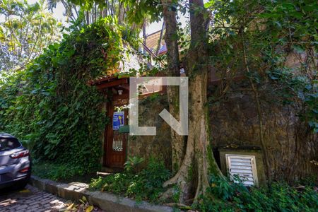 Casa de condomínio à venda com 1000m², 5 quartos e 5 vagasFachada